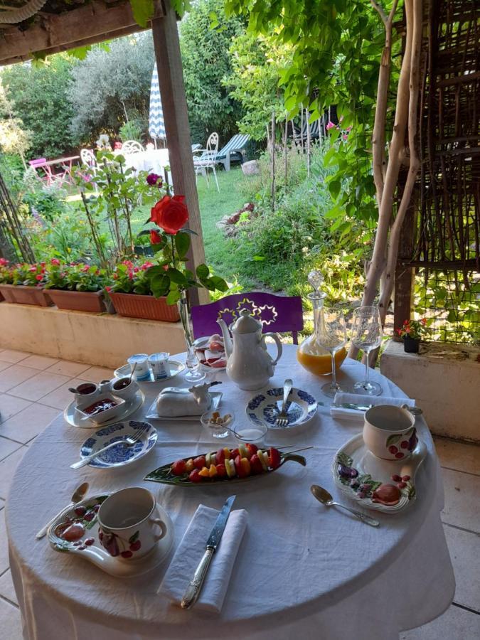 Aux Glycines Bed & Breakfast Marcilly-Ogny Exterior photo
